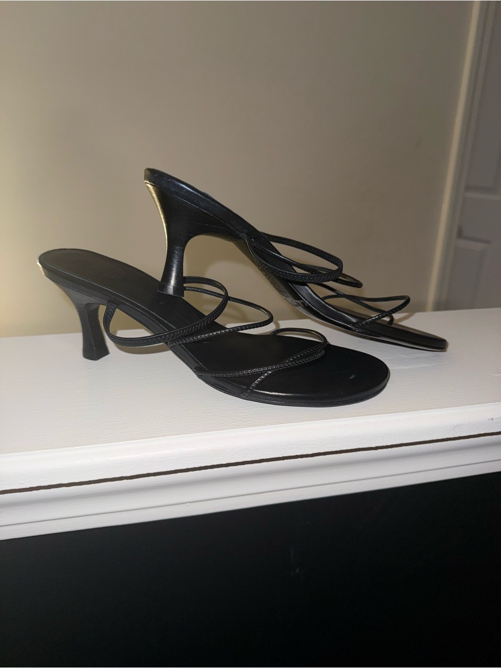 Jenni Kayne Black Strappy Mid-Kit Heel Sandals